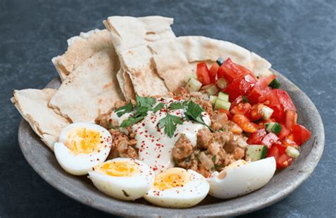   ful medames:  A Hearty Feast of Creamy Beans and Zesty Spices 