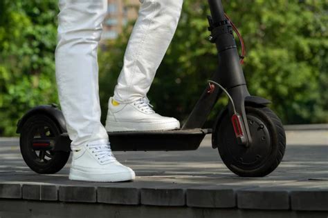 How Fast Can Electric Scooters Go: A Journey Through Speed and Imagination